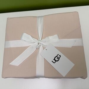 UGG Cal King Size Sheet Set